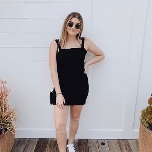 SADIE & SAGE BLACK SMOCKED DRESS